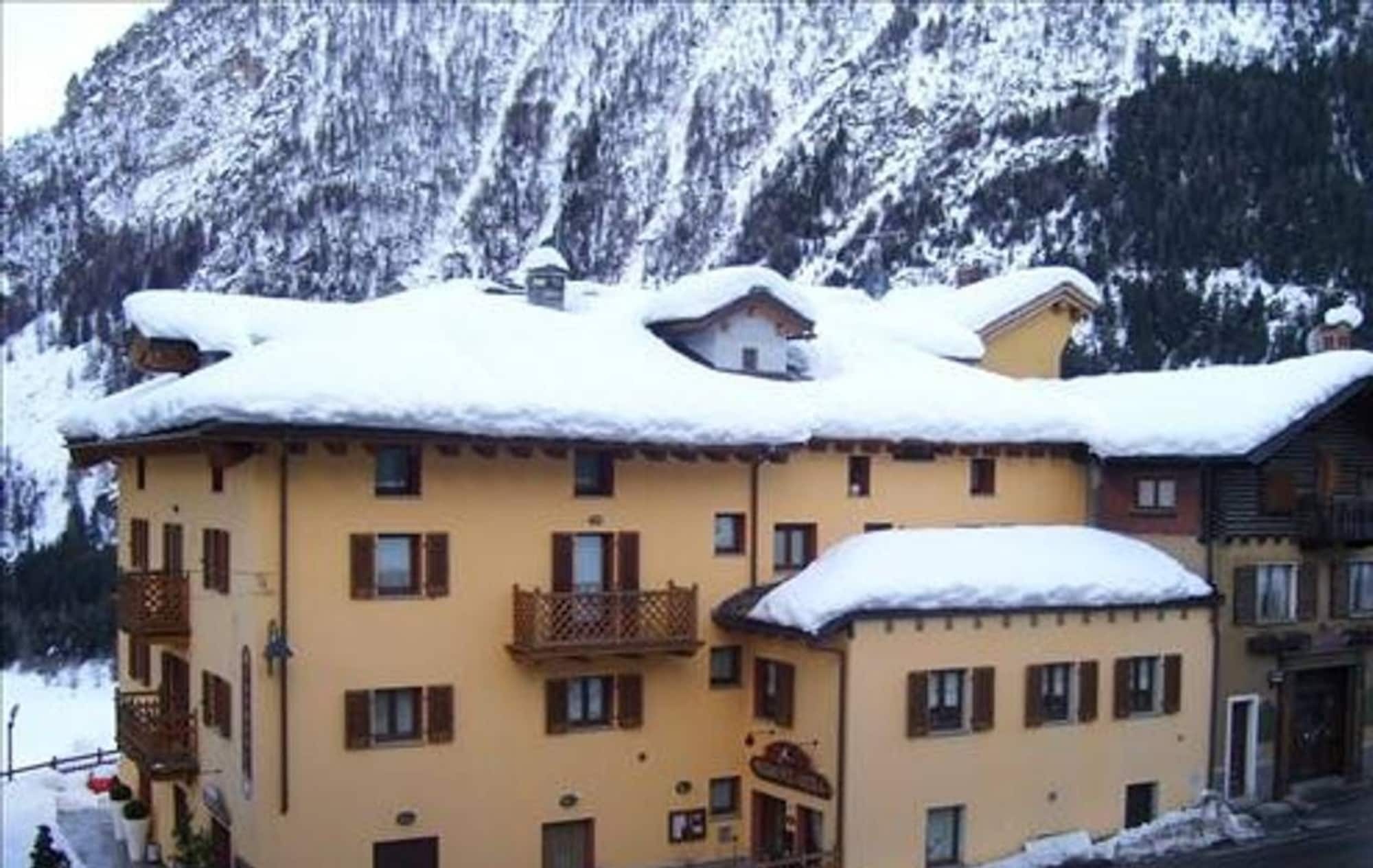Residence Aquila Brusson Exterior foto